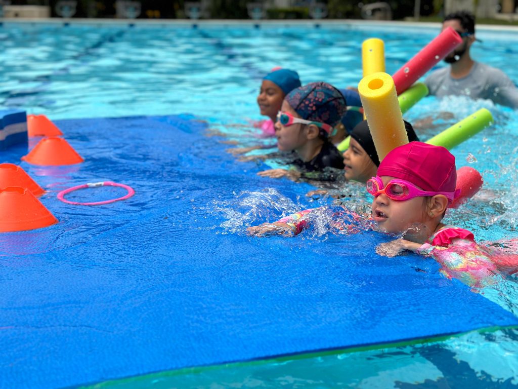 actividades acuáticas en el summer camp