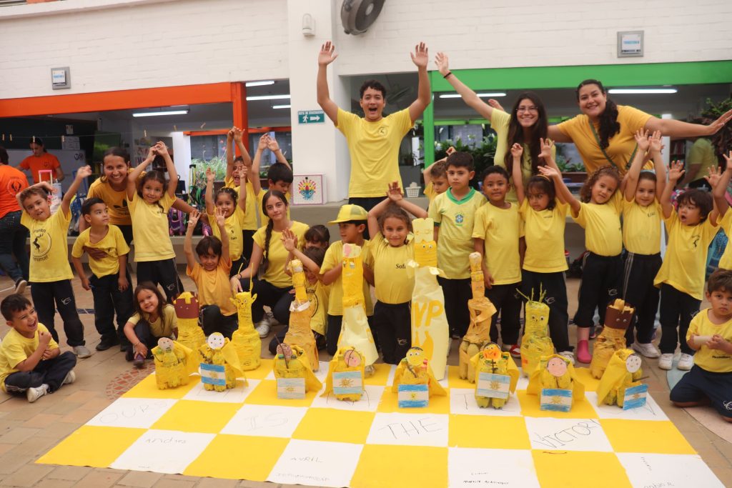 semana cultural Think Beyond