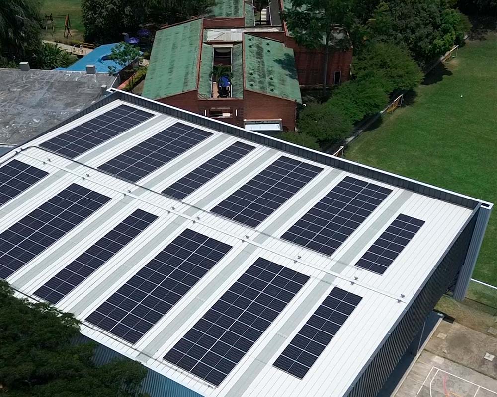 foto aérea energía solar - paneles