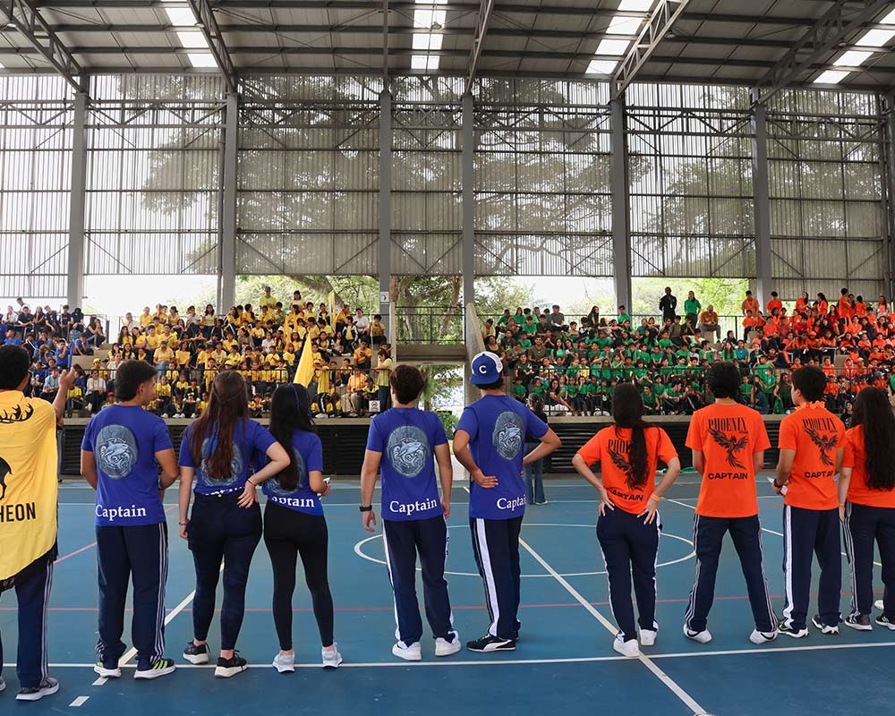 Los capitanes inauguran la cultural week