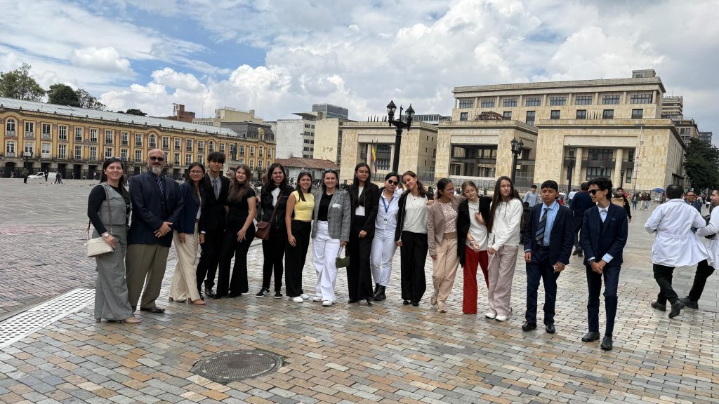estudiantes participaron en TESMUN 