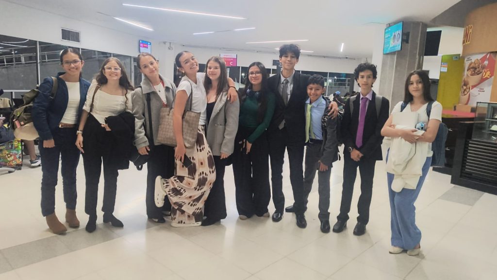 Nuestros estudiantes participante del modelo ONU TESMUN